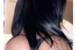 latina caliente - 23 - Image 1