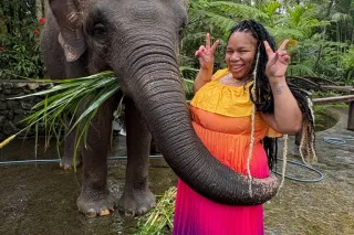 Thick women looking for fun - Image 3